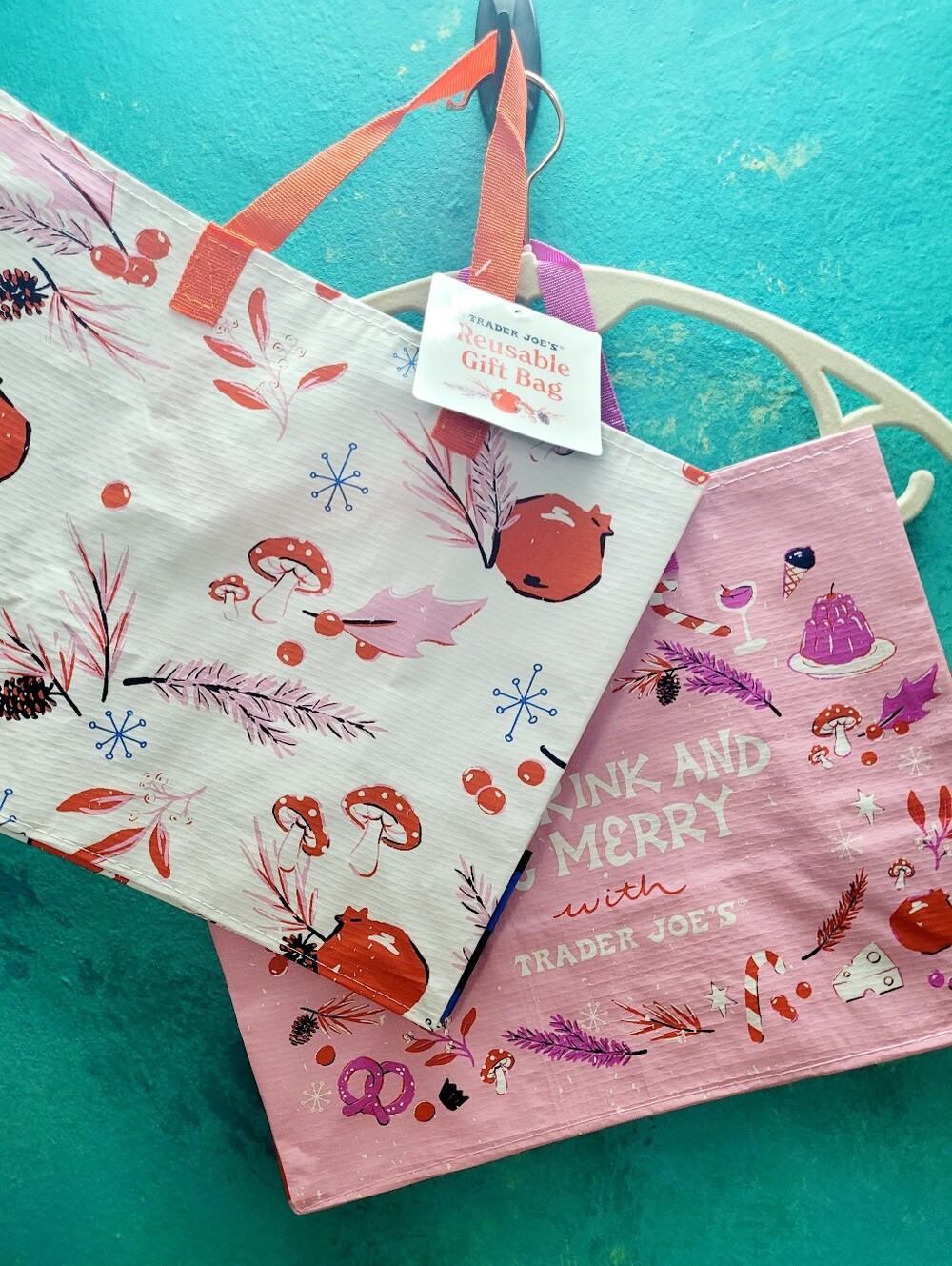 Trader Joes’s Holiday Gift Tote Bag Lot of 2 Limited Christmas Valentine's day